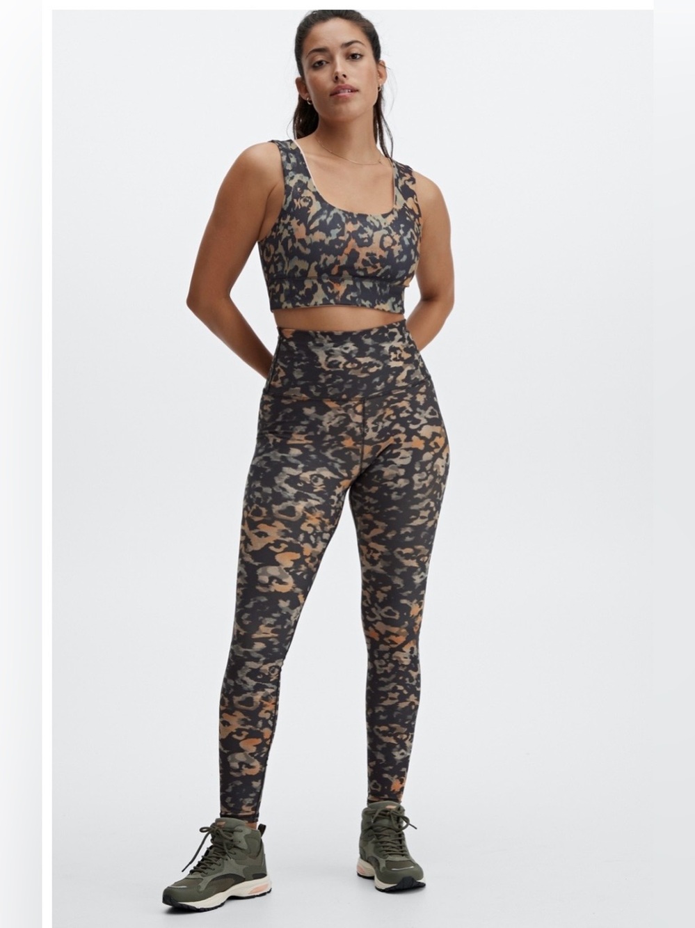 Fabletics Sports Bra and Leggings Set